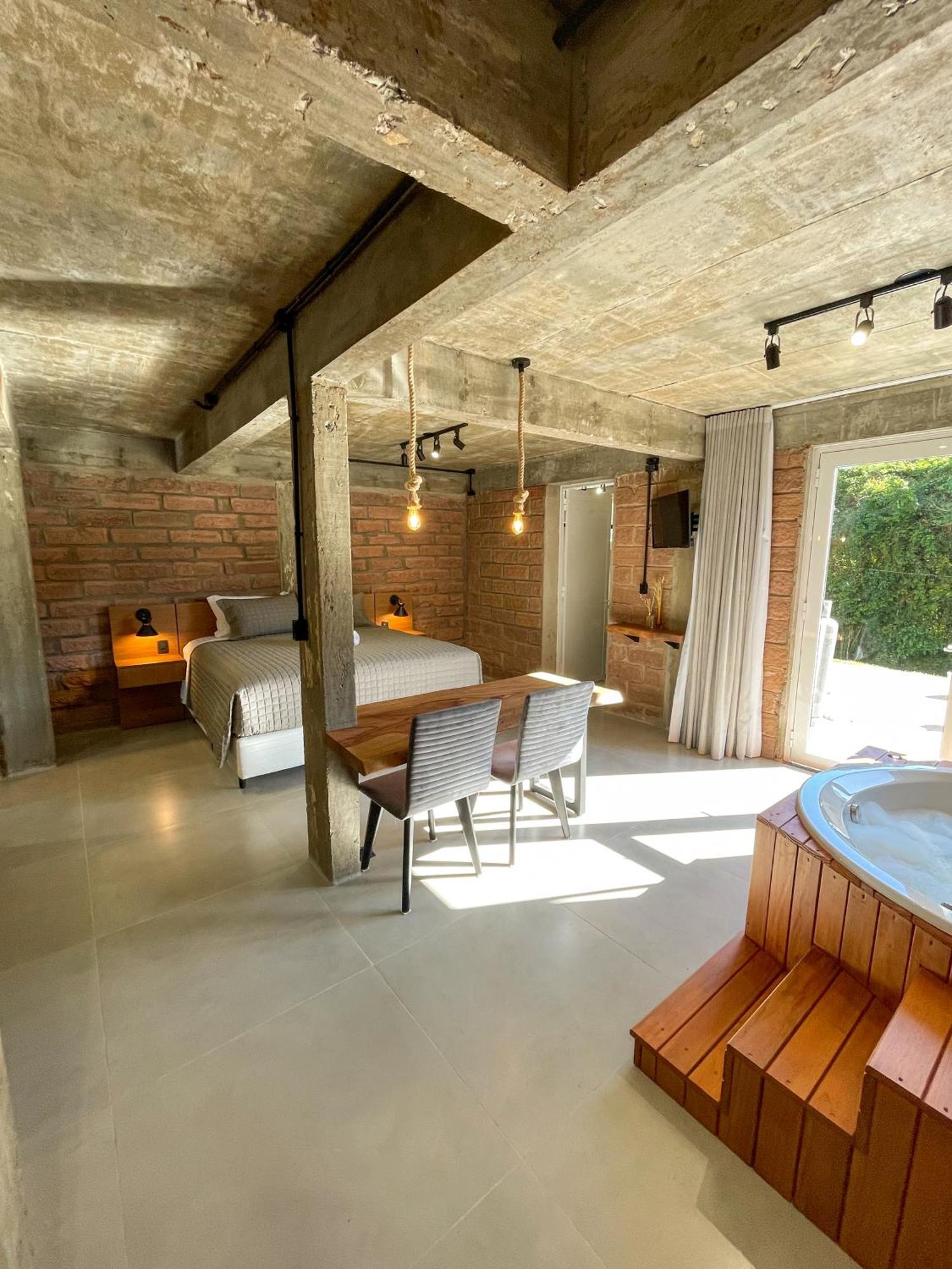 Hotel Pietra Rossa- Vale Dos Vinhedos à Bento Gonçalves Extérieur photo